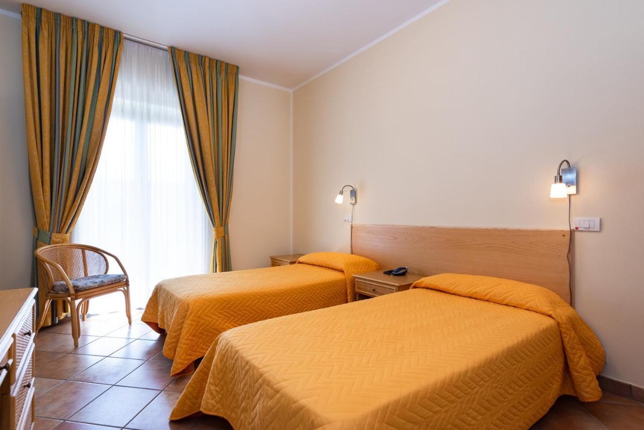 Hotel Il Ceppo อากรอโปลี ภายนอก รูปภาพ