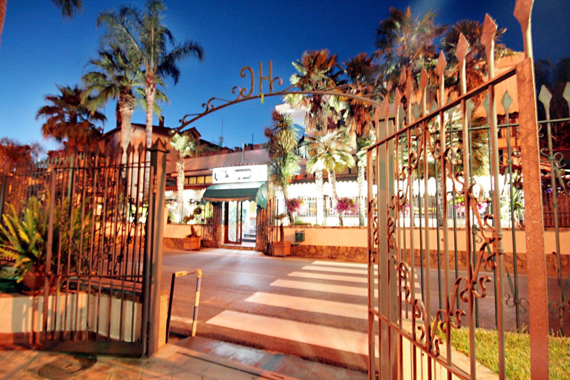 Hotel Il Ceppo อากรอโปลี ภายนอก รูปภาพ
